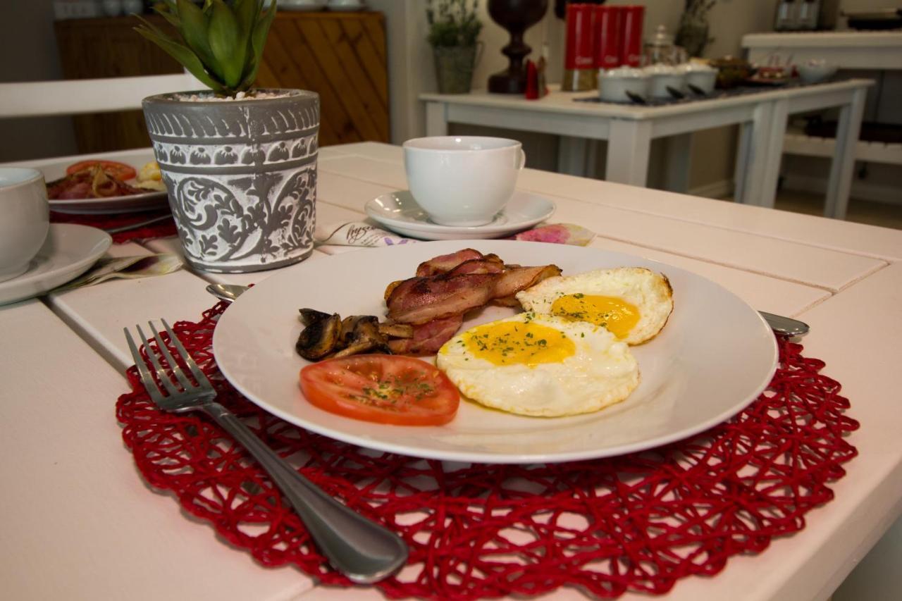 לינה וארוחת בוקר ווינדהוק House On Olof Palme מראה חיצוני תמונה
